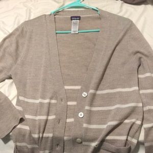 Women’s Patagonia merino wool cardigan